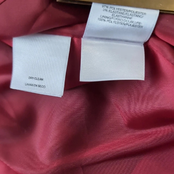 Evan Picone Red and Black Tailored Blazer with Color-Block Design - Picture 3 of 5